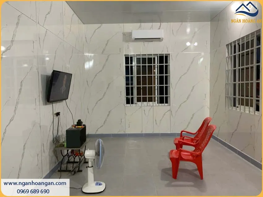 Tấm Nhựa PVC Kosmos Được Lắp Đặt Thời Thượng Cho Phòng Khách